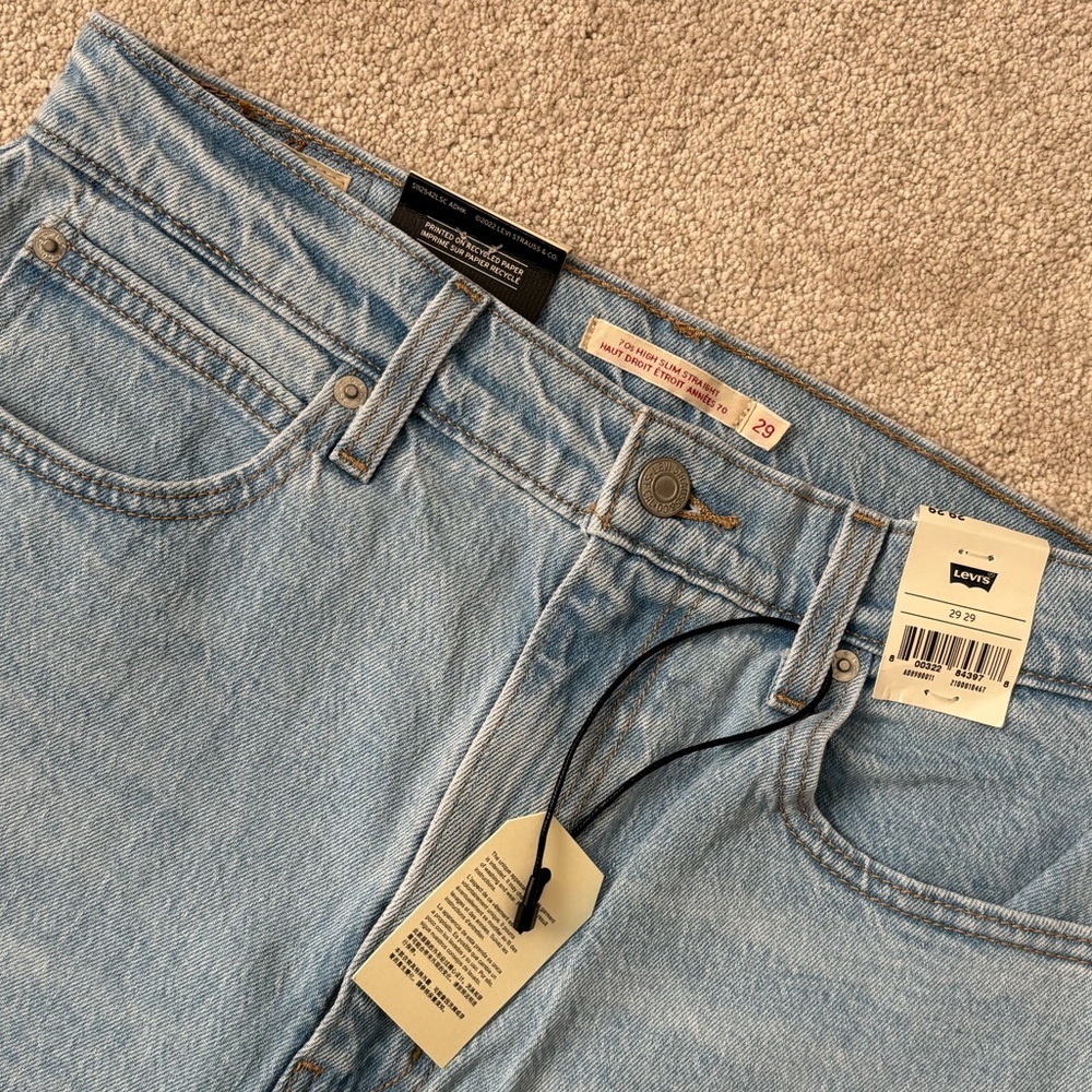 NWT Levi's ‘70s High Slim Straight Light Blue Denim Jeans 29x29